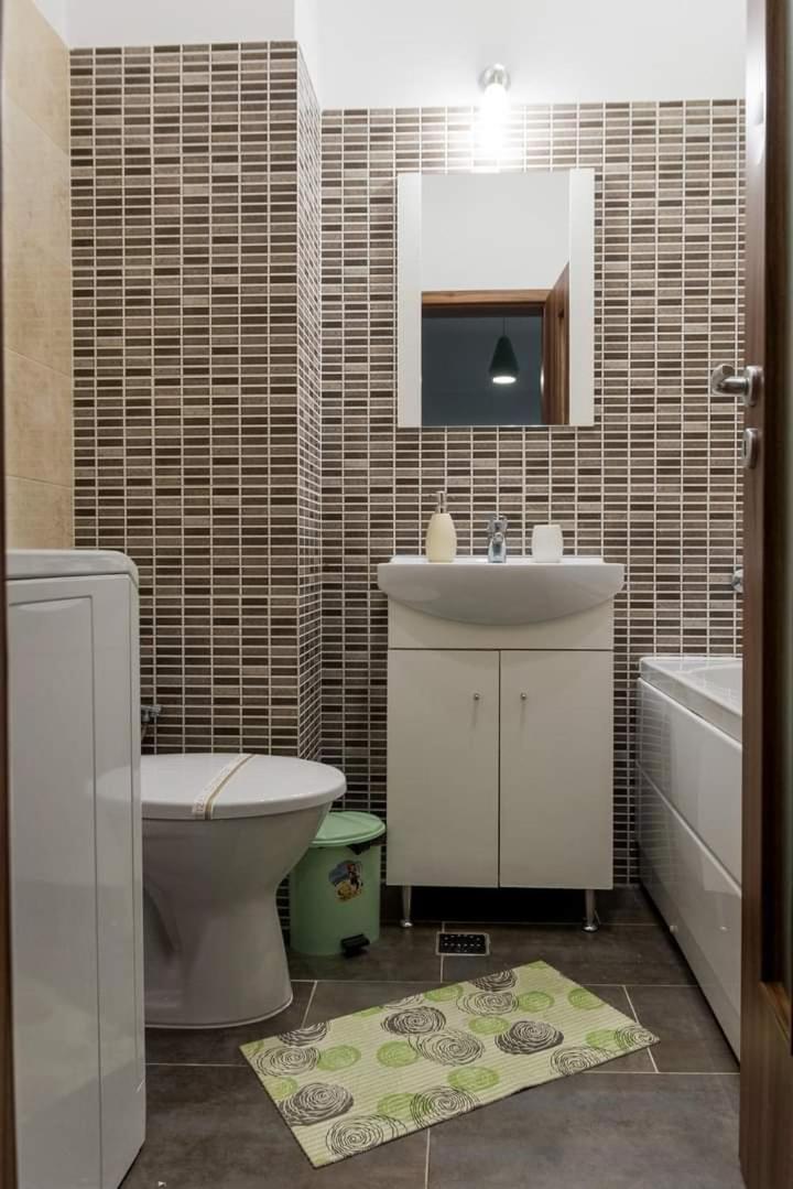 Confort' By J Iasi Habitación foto