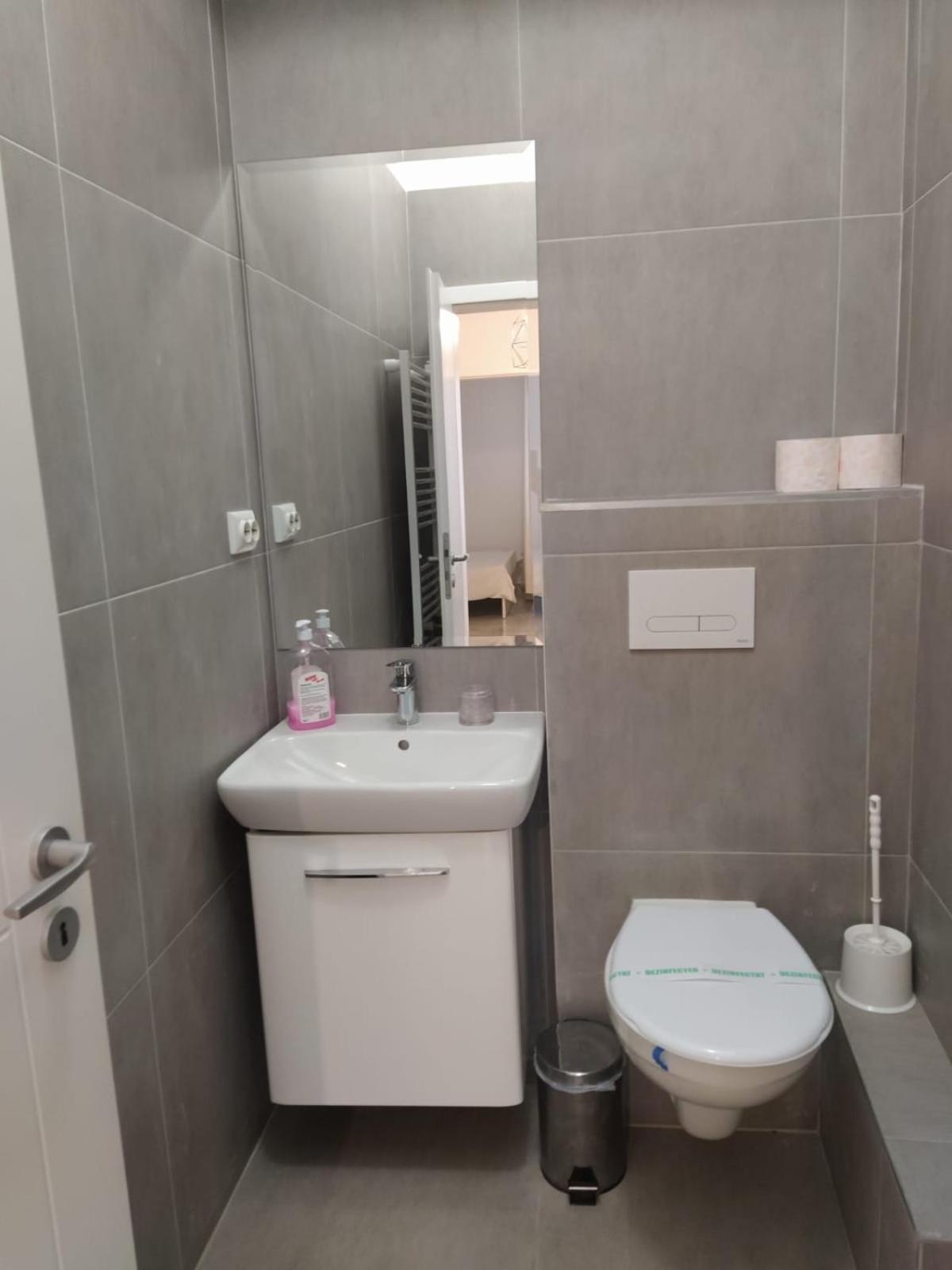 Confort' By J Iasi Habitación foto